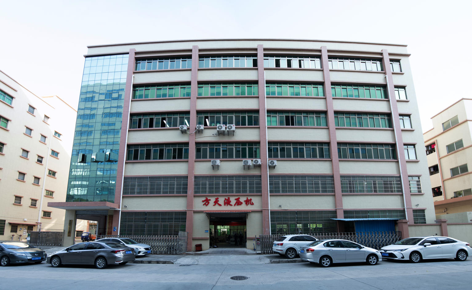 方天液压机.jpg